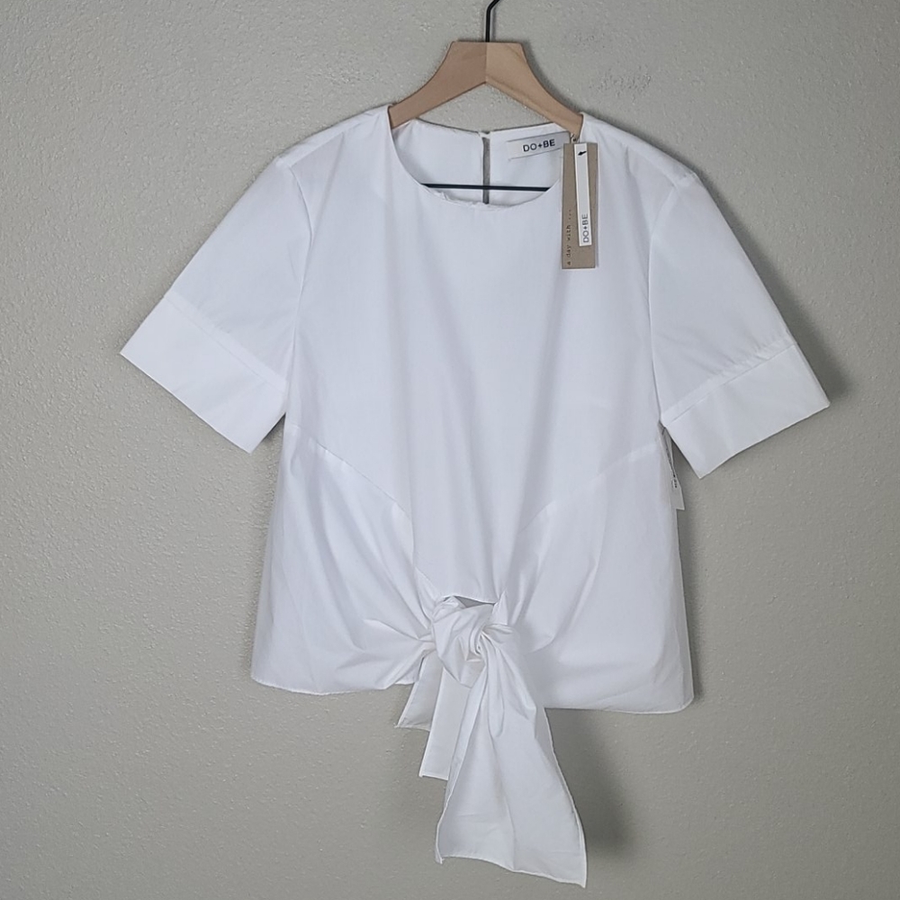 DO+BE White Shortsleeve Front Knot Shirt NWT
